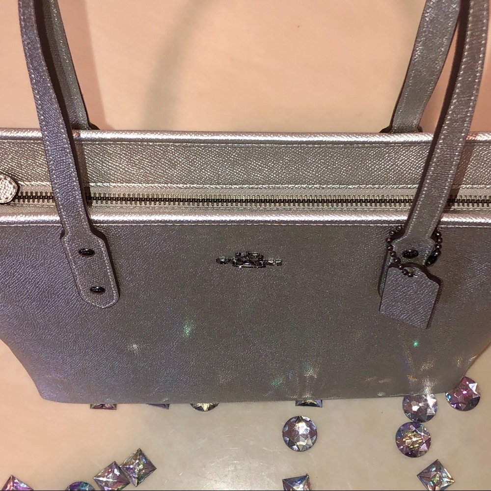 ‼️LAST ONE‼️COACH💝 CITY ZIP TOTE METALLIC SILVER - Picture 4 of 6